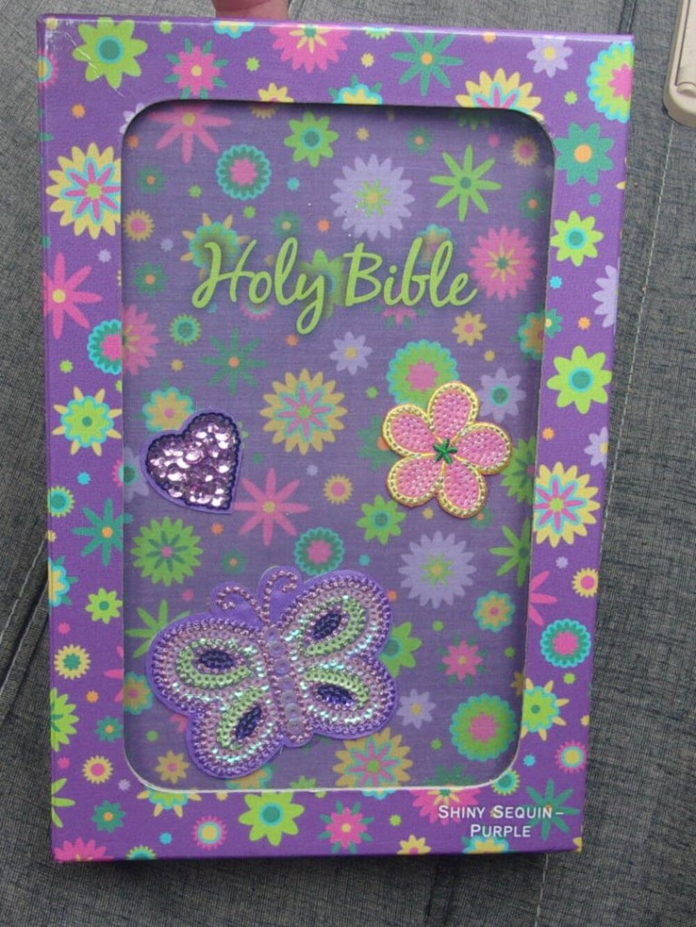 Beautiful Holy Bible In Attractive Box NEW - Picture 6 of 6
